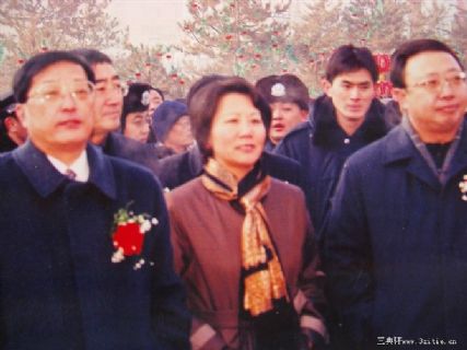 辽宁省省长陈政高 市长王玲等省市领导参观沈阳般若寺庙会