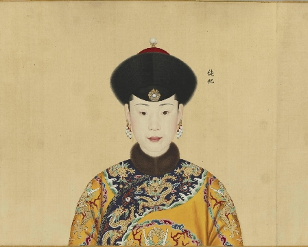 清 郎世宁 纯妃座像绢本53.8 x 68CM